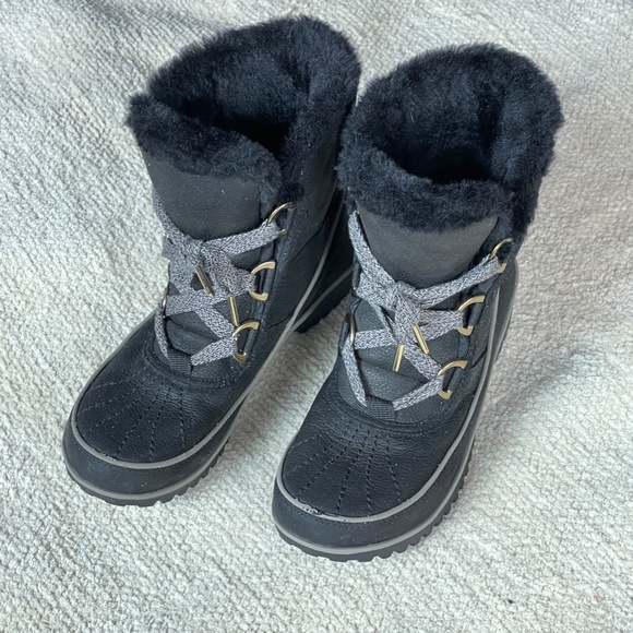 Sorel Waterproof and Lined Winter Boots 7 - Picture 2 of 6